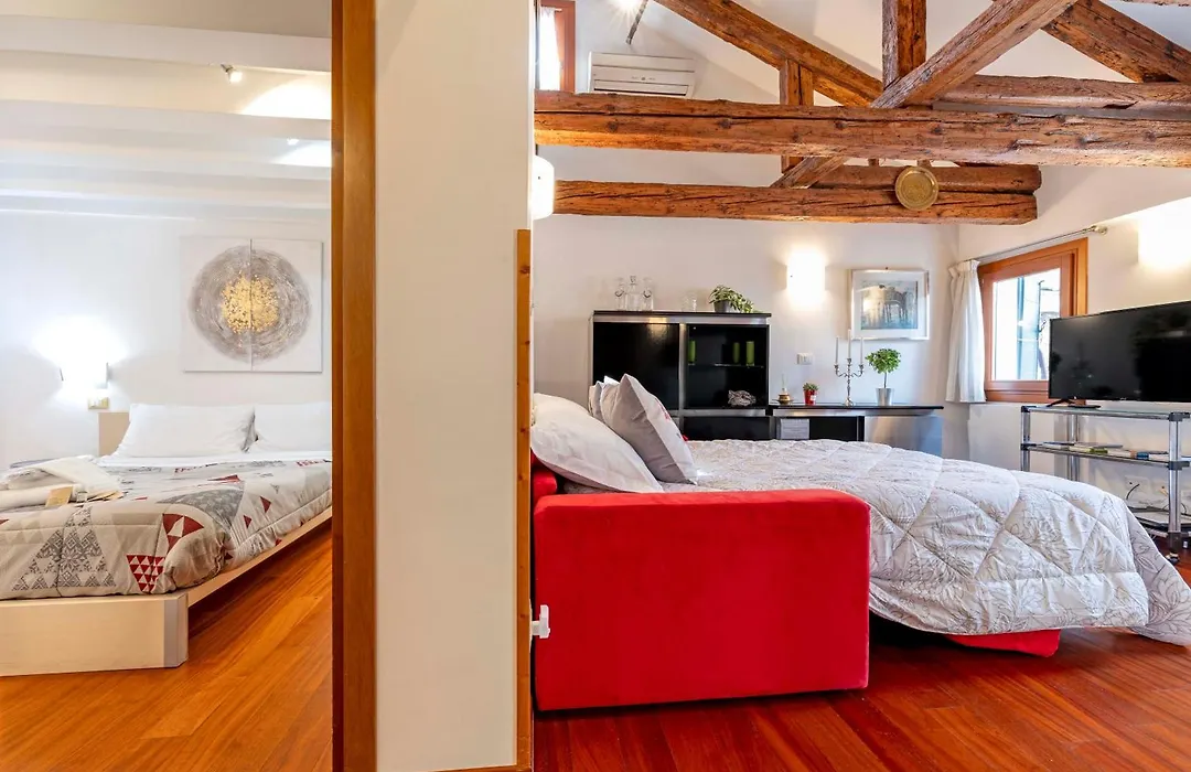 Glass House - Loft 2 Minutes To Rialto Bridge & View-1